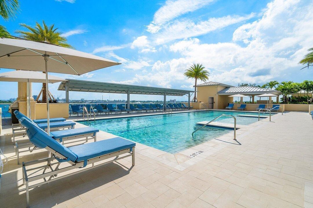 pool sundeck