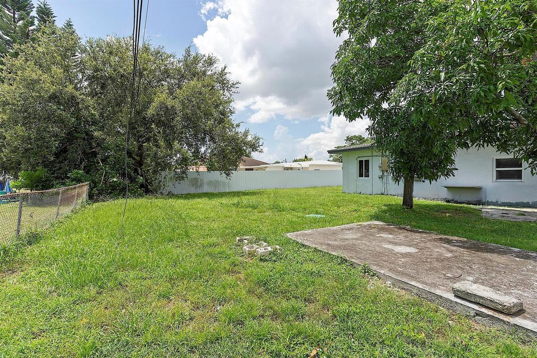 16025 NW 20TH AVE MIAMI GARDENS, FL 3305