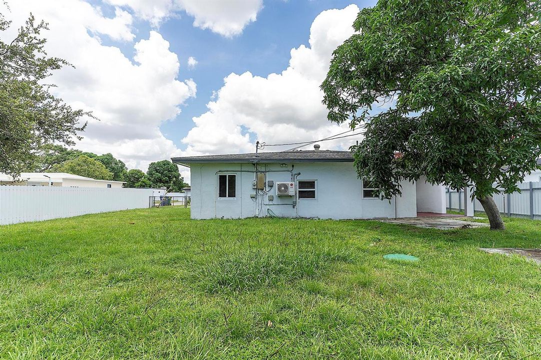 16025 NW 20TH AVE MIAMI GARDENS, FL 3305