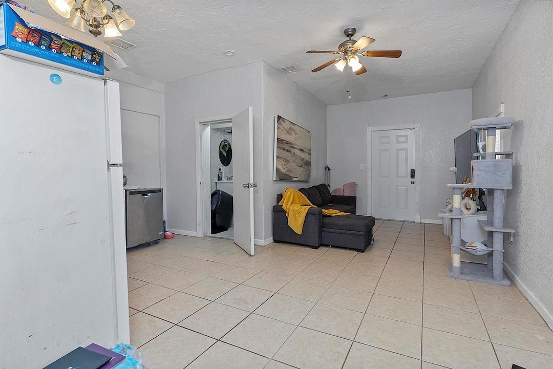 16025 NW 20TH AVE MIAMI GARDENS, FL 3305