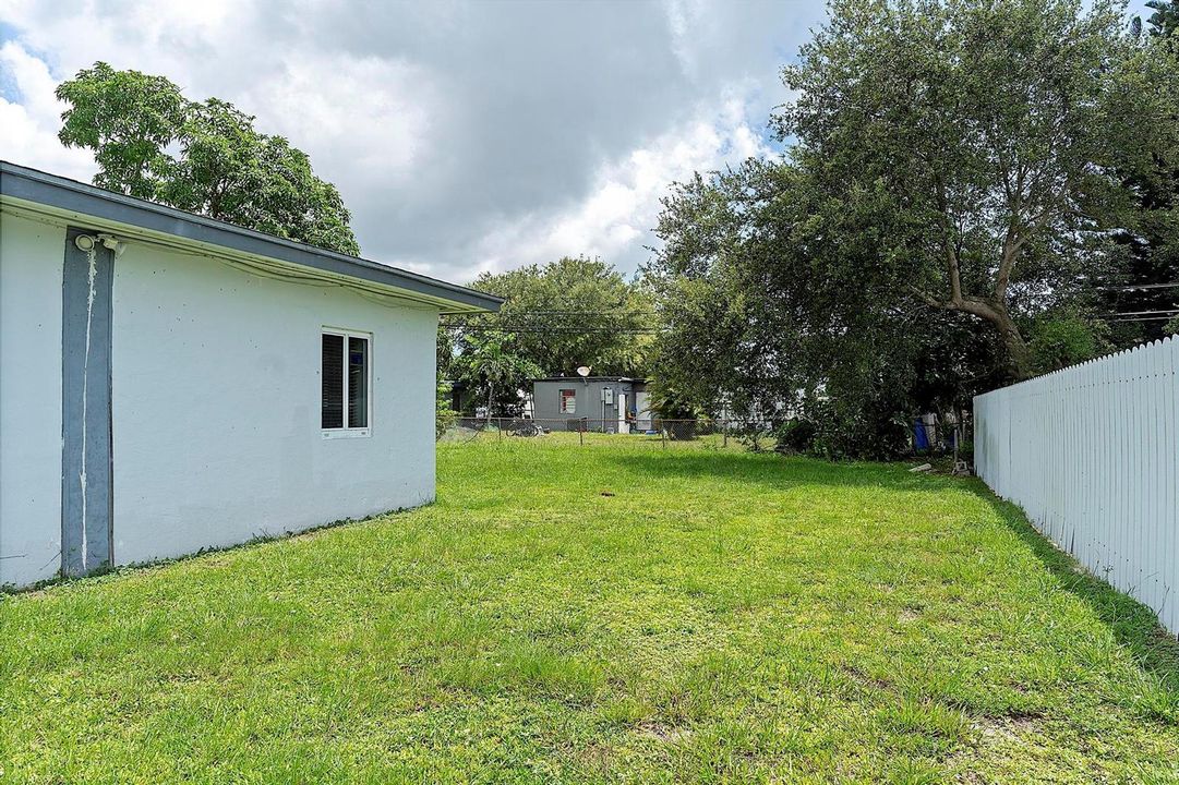 16025 NW 20TH AVE MIAMI GARDENS, FL 3305
