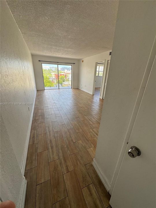For Rent: $1,890 (1 beds, 1 baths, 658 Square Feet)