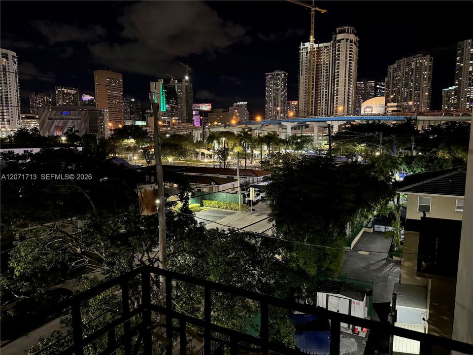 For Rent: $1,890 (1 beds, 1 baths, 658 Square Feet)
