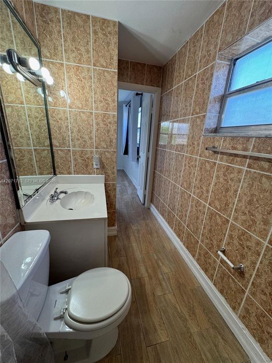 For Rent: $1,890 (1 beds, 1 baths, 658 Square Feet)