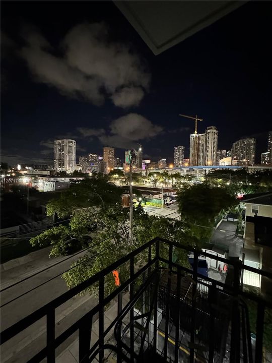 For Rent: $1,890 (1 beds, 1 baths, 658 Square Feet)