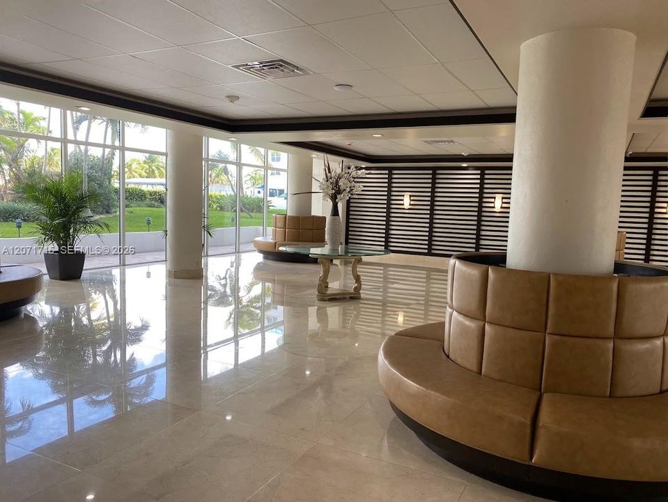 For Rent: $3,400 (2 beds, 2 baths, 1026 Square Feet)