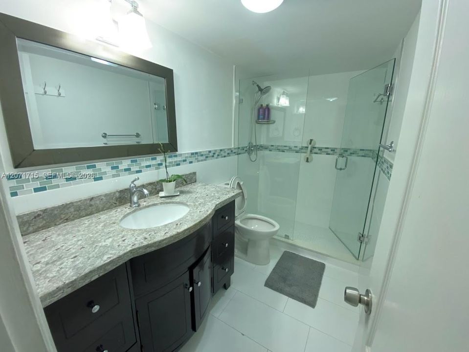 For Rent: $3,400 (2 beds, 2 baths, 1026 Square Feet)