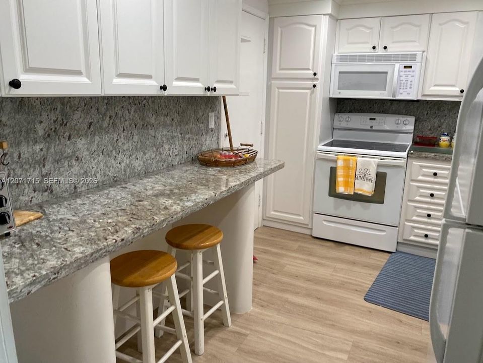 For Rent: $3,400 (2 beds, 2 baths, 1026 Square Feet)
