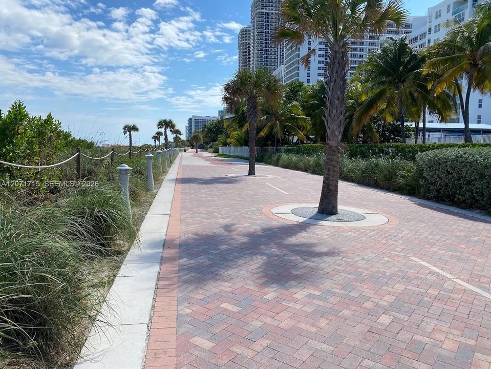 For Rent: $3,400 (2 beds, 2 baths, 1026 Square Feet)