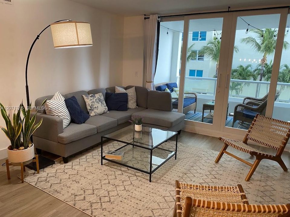 For Rent: $3,400 (2 beds, 2 baths, 1026 Square Feet)