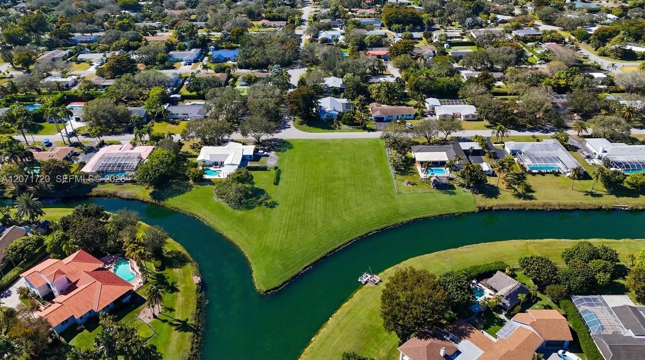 For Sale: $1,050,000 (0.51 acres)