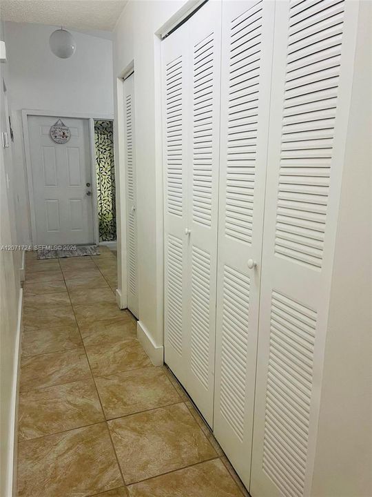 В аренду: $2,400 (2 спален, 1 ванн, 1466 Квадратных фут)