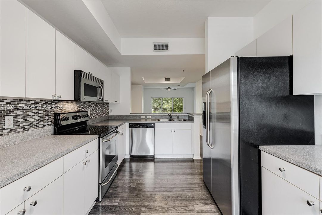 For Rent: $3,500 (2 beds, 2 baths, 1282 Square Feet)