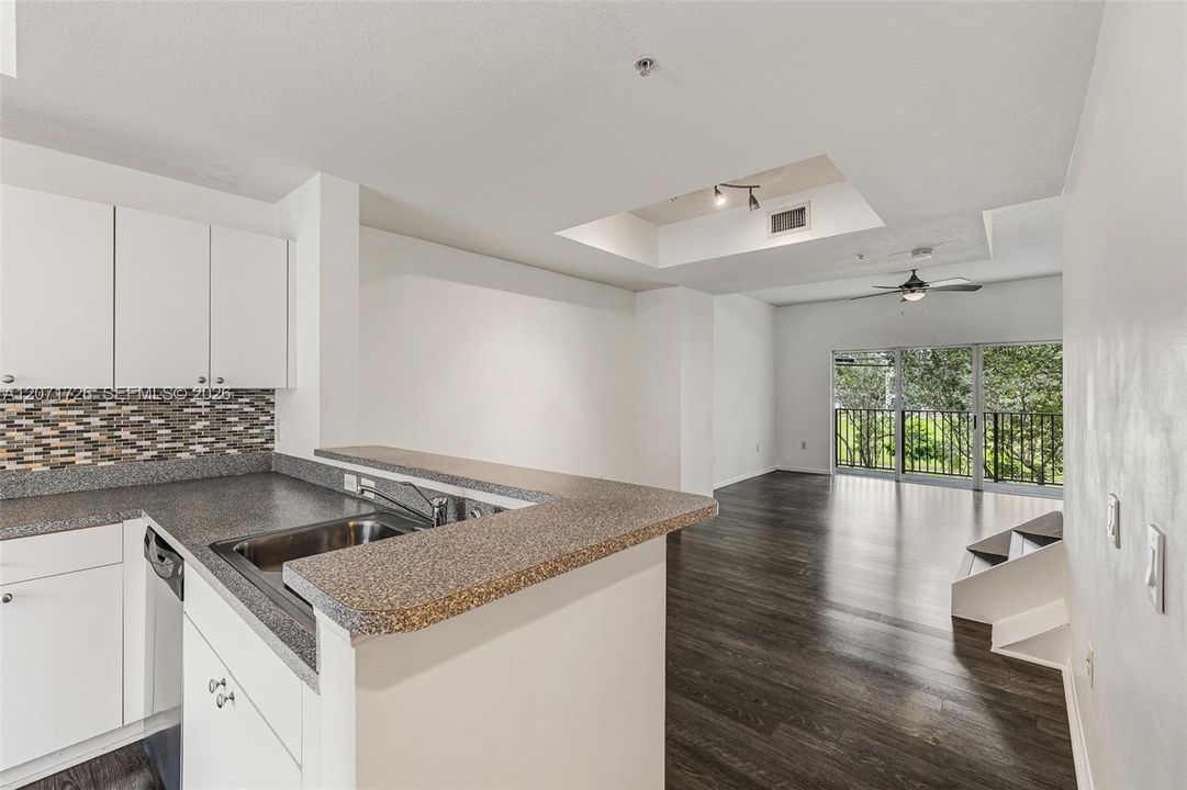 For Rent: $3,500 (2 beds, 2 baths, 1282 Square Feet)