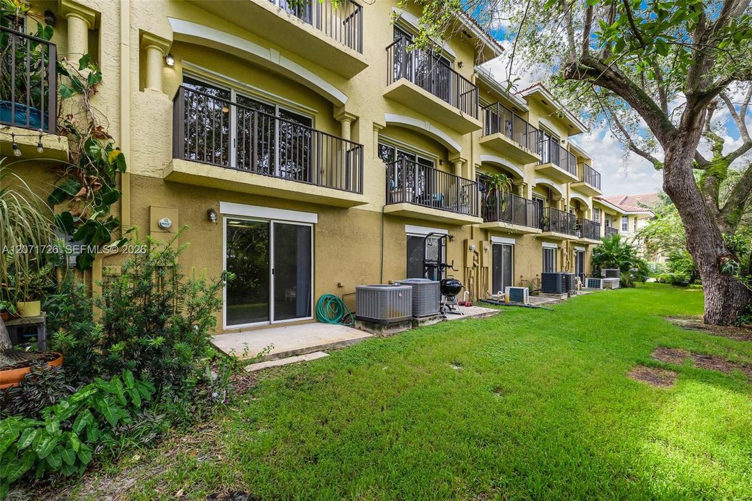 For Rent: $3,500 (2 beds, 2 baths, 1282 Square Feet)