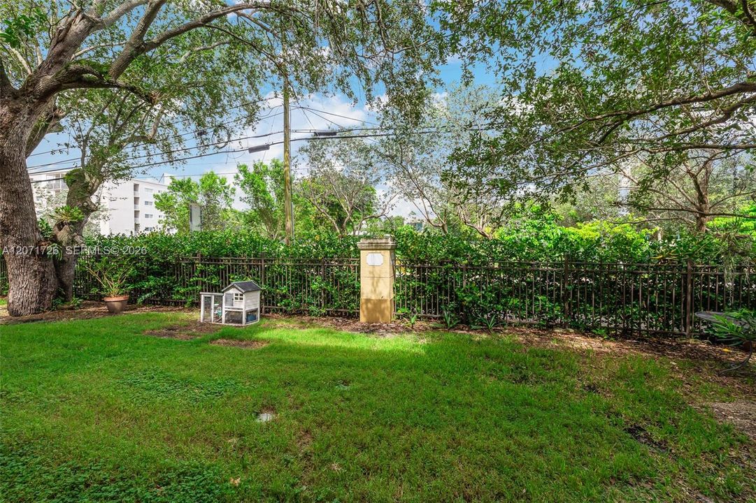 For Rent: $3,500 (2 beds, 2 baths, 1282 Square Feet)