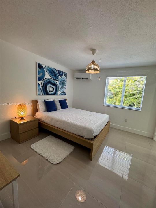 For Rent: $1,300 (0 beds, 1 baths, 200 Square Feet)