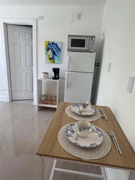 For Rent: $1,300 (0 beds, 1 baths, 200 Square Feet)