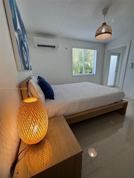 For Rent: $1,300 (0 beds, 1 baths, 200 Square Feet)