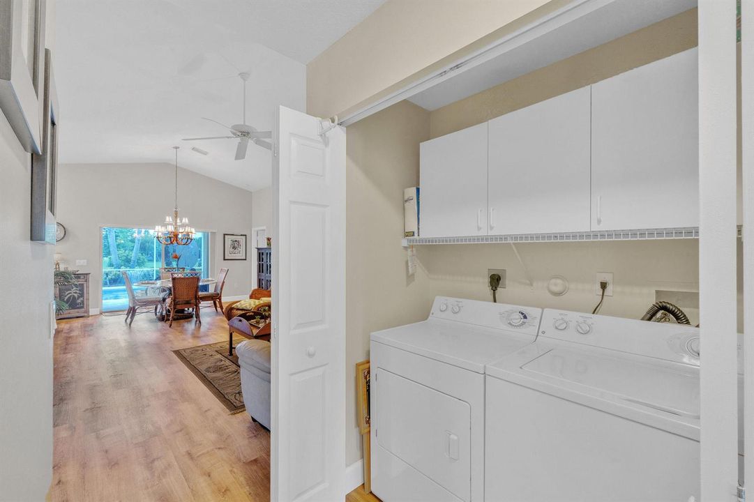 23 Laundry Closet (2)