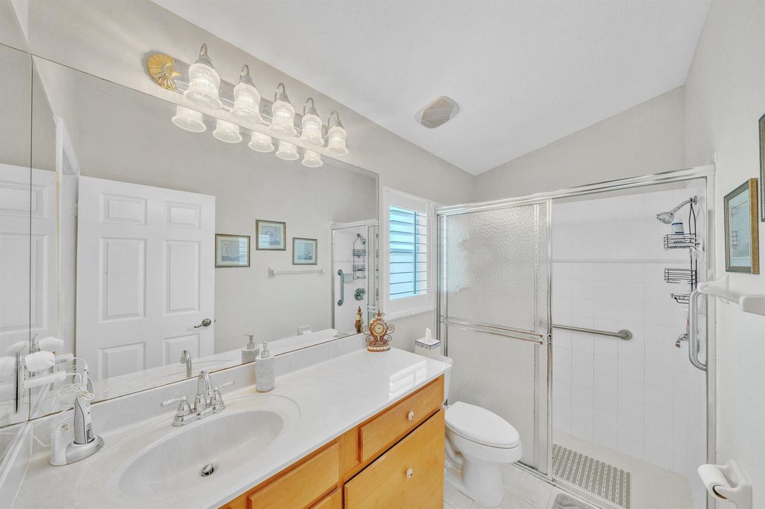14 Primary Bathroom (1)