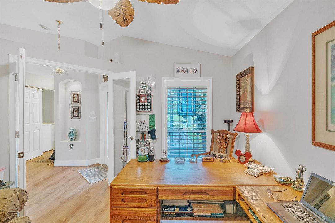 24 Home Office (3)