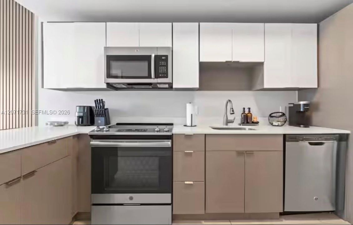 В аренду: $3,300 (1 спален, 1 ванн, 560 Квадратных фут)
