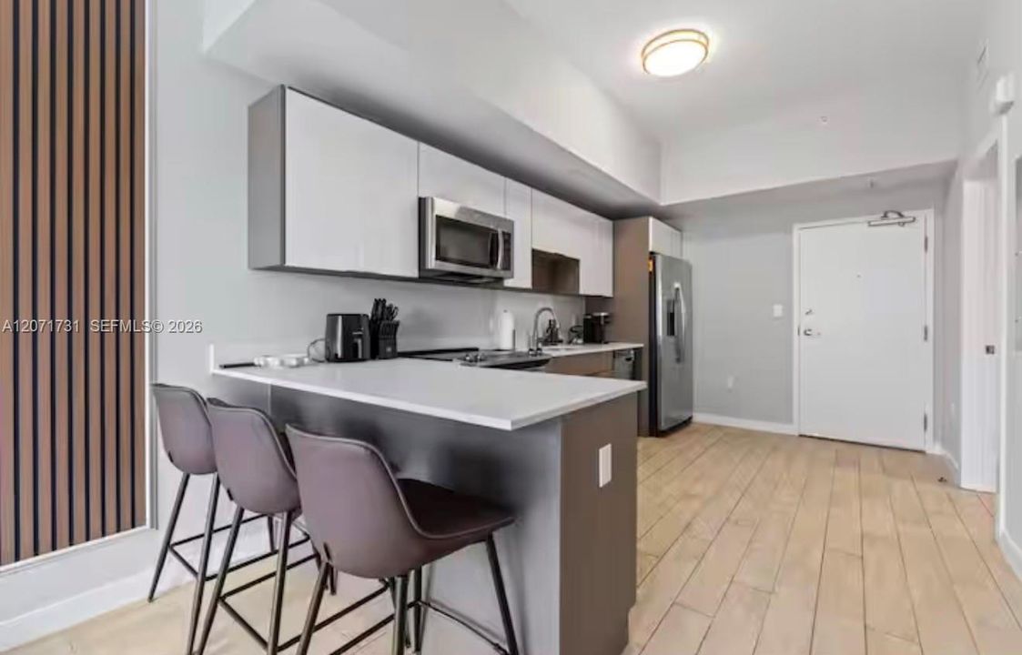 В аренду: $3,300 (1 спален, 1 ванн, 560 Квадратных фут)