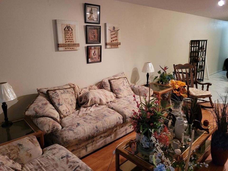 Living Rm...