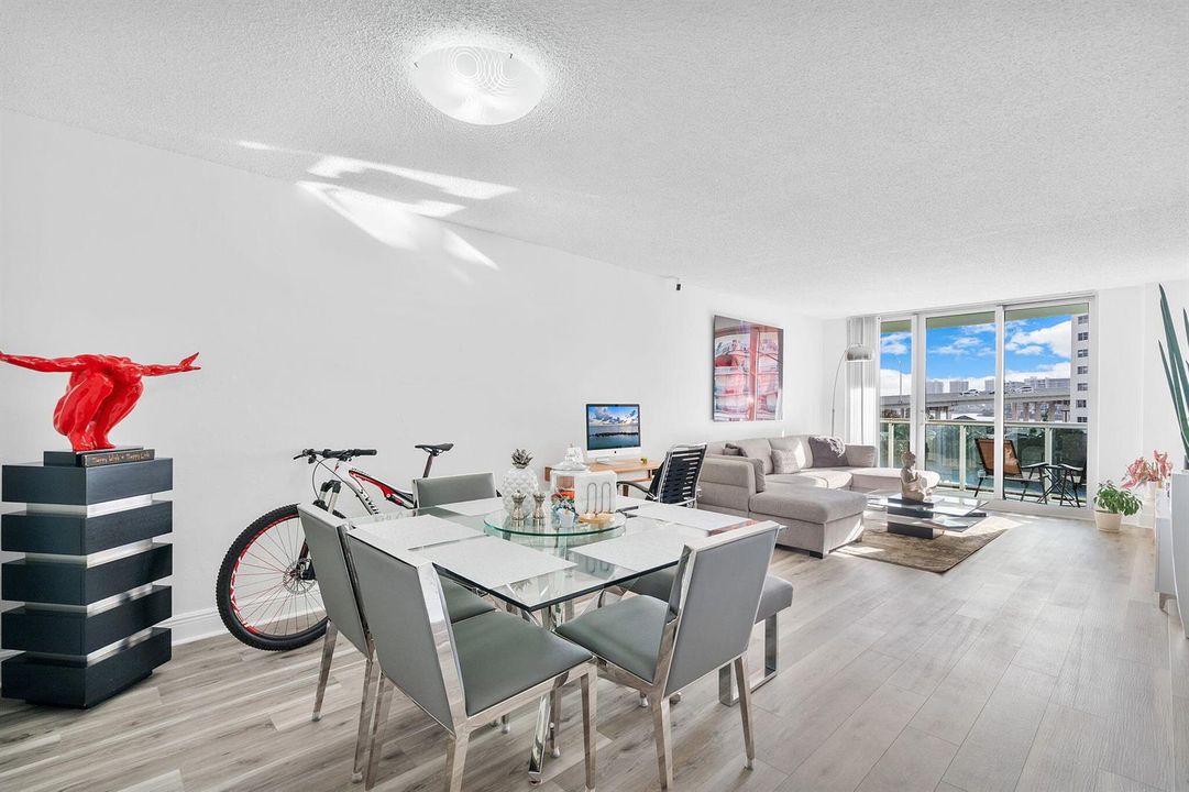 Dining & living – sunny space