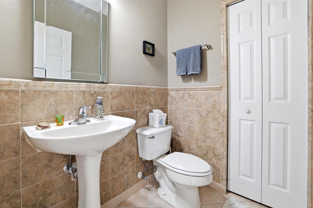 GUEST BATH 2