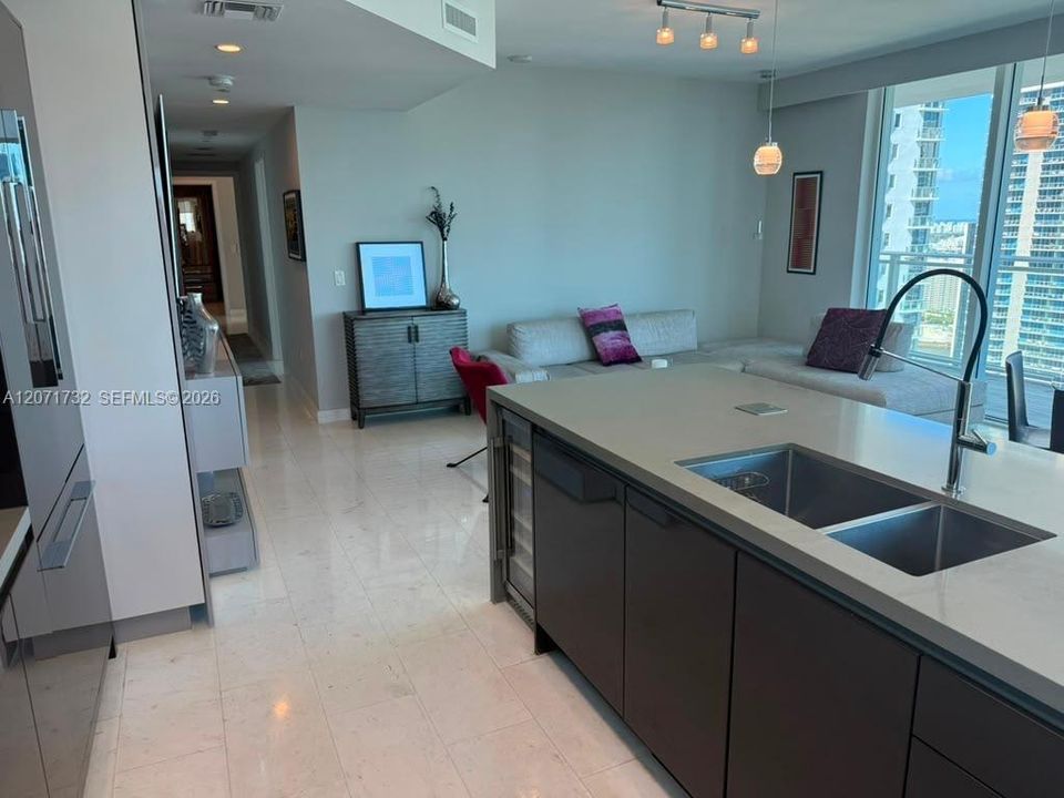For Sale: $1,390,000 (3 beds, 3 baths, 1593 Square Feet)