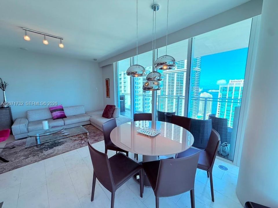 For Sale: $1,390,000 (3 beds, 3 baths, 1593 Square Feet)