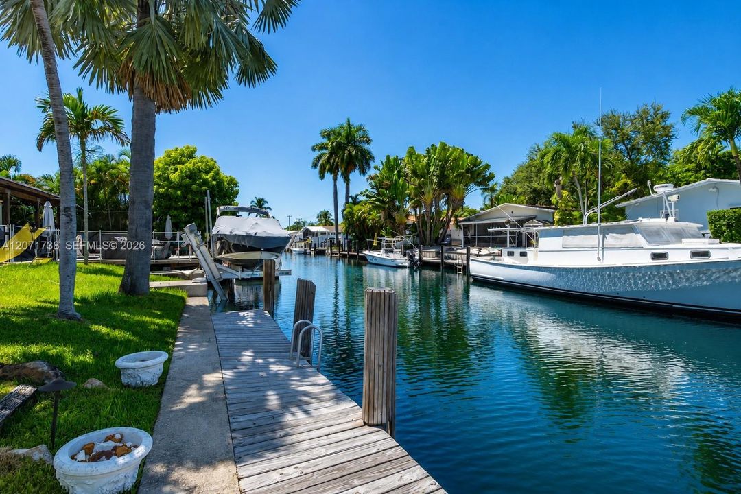 For Sale: $980,000 (3 beds, 2 baths, 1454 Square Feet)