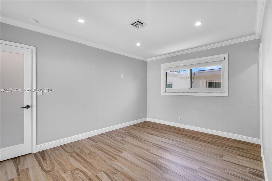 For Sale: $980,000 (3 beds, 2 baths, 1454 Square Feet)