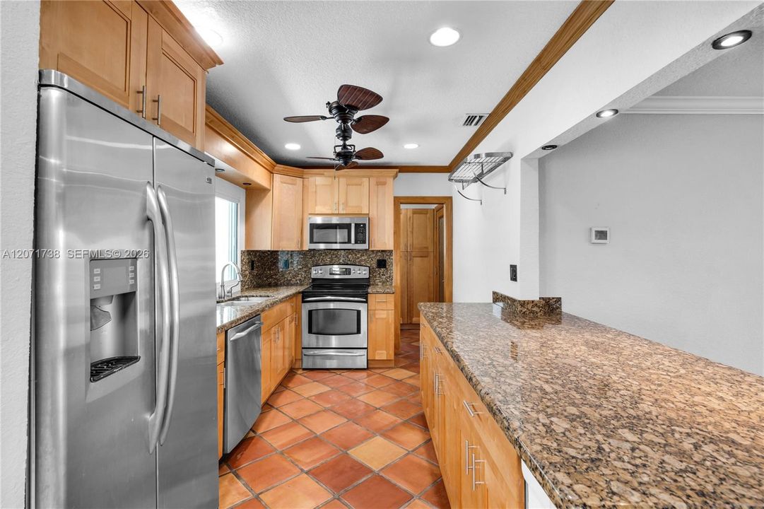 For Sale: $980,000 (3 beds, 2 baths, 1454 Square Feet)