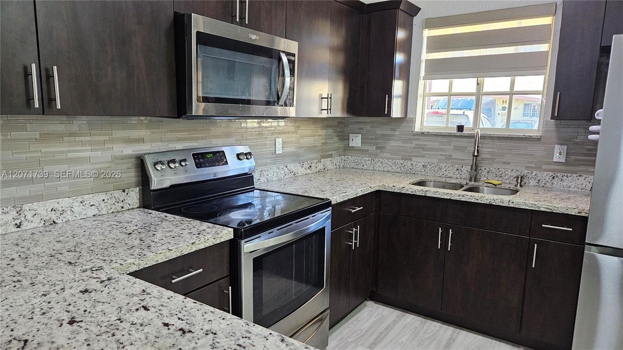 En Venta: $360,000 (3 camas, 2 baños, 1180 Pies cuadrados)
