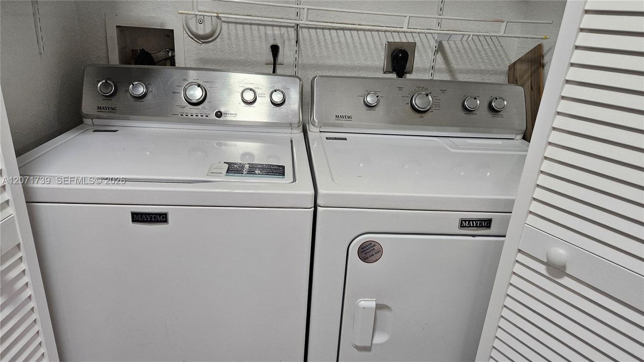 En Venta: $360,000 (3 camas, 2 baños, 1180 Pies cuadrados)