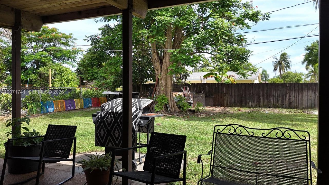 For Sale: $539,500 (3 beds, 2 baths, 1576 Square Feet)