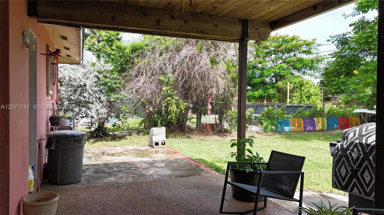 For Sale: $539,500 (3 beds, 2 baths, 1576 Square Feet)