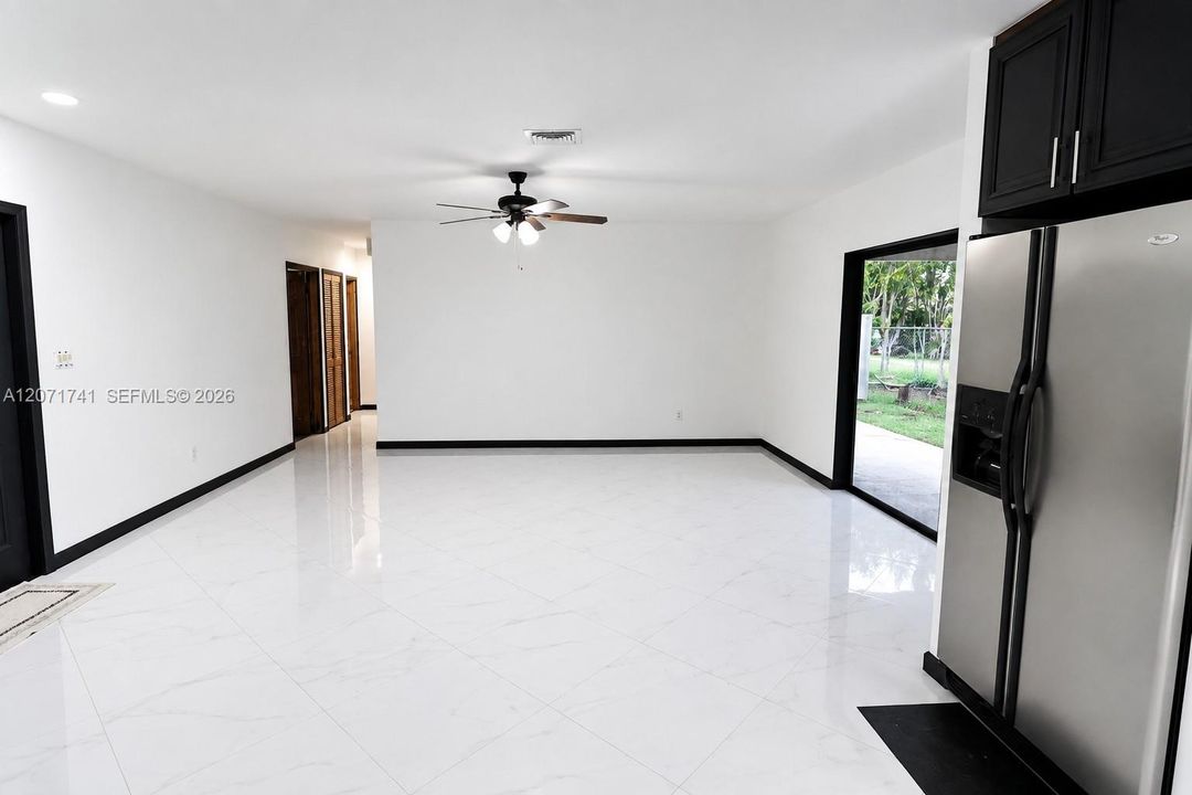 For Sale: $539,500 (3 beds, 2 baths, 1576 Square Feet)