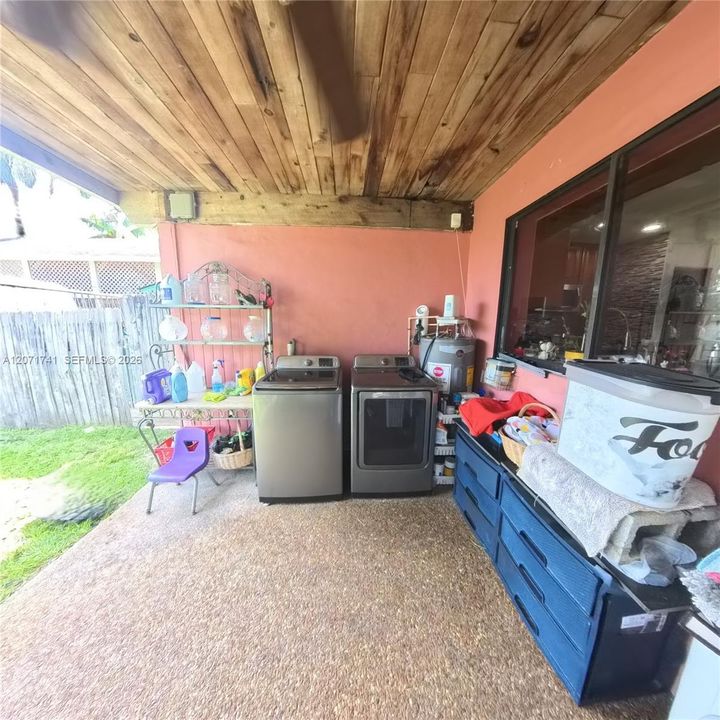 For Sale: $539,500 (3 beds, 2 baths, 1576 Square Feet)