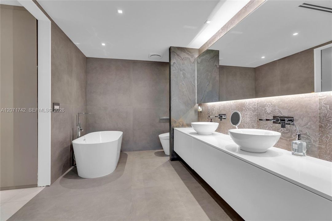 For Sale: $3,100,000 (4 beds, 3 baths, 3349 Square Feet)