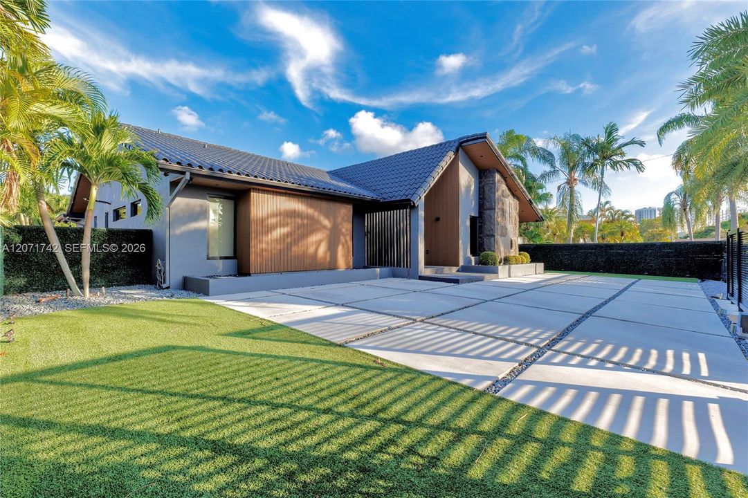 For Sale: $3,100,000 (4 beds, 3 baths, 3349 Square Feet)