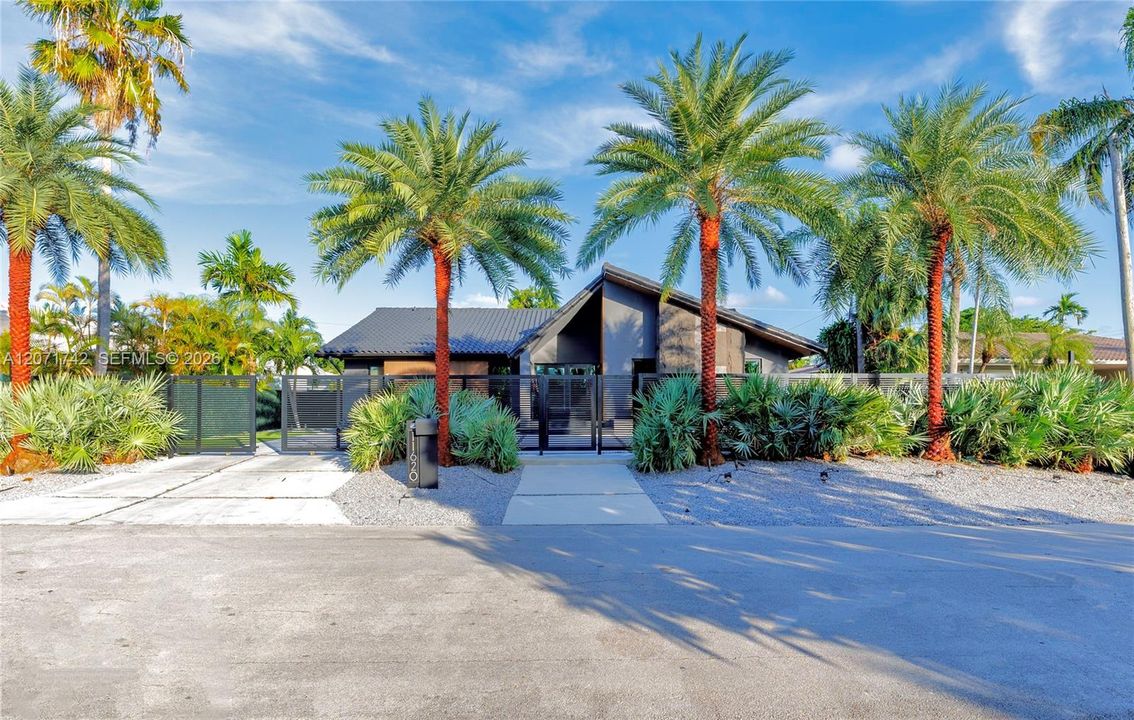 For Sale: $3,100,000 (4 beds, 3 baths, 3349 Square Feet)