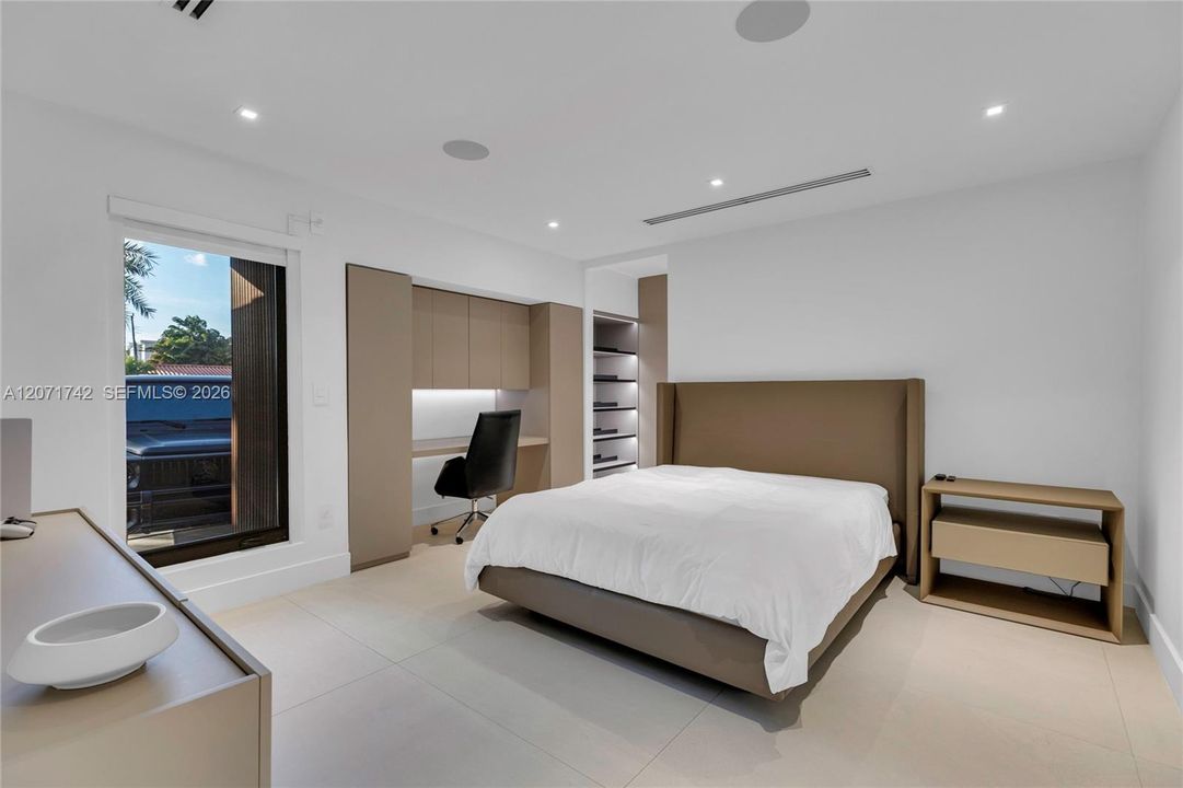 For Sale: $3,100,000 (4 beds, 3 baths, 3349 Square Feet)