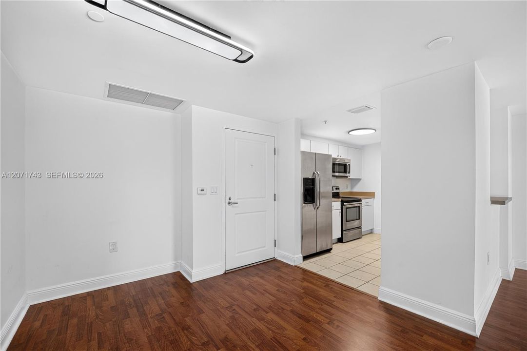For Rent: $3,600 (2 beds, 2 baths, 1023 Square Feet)