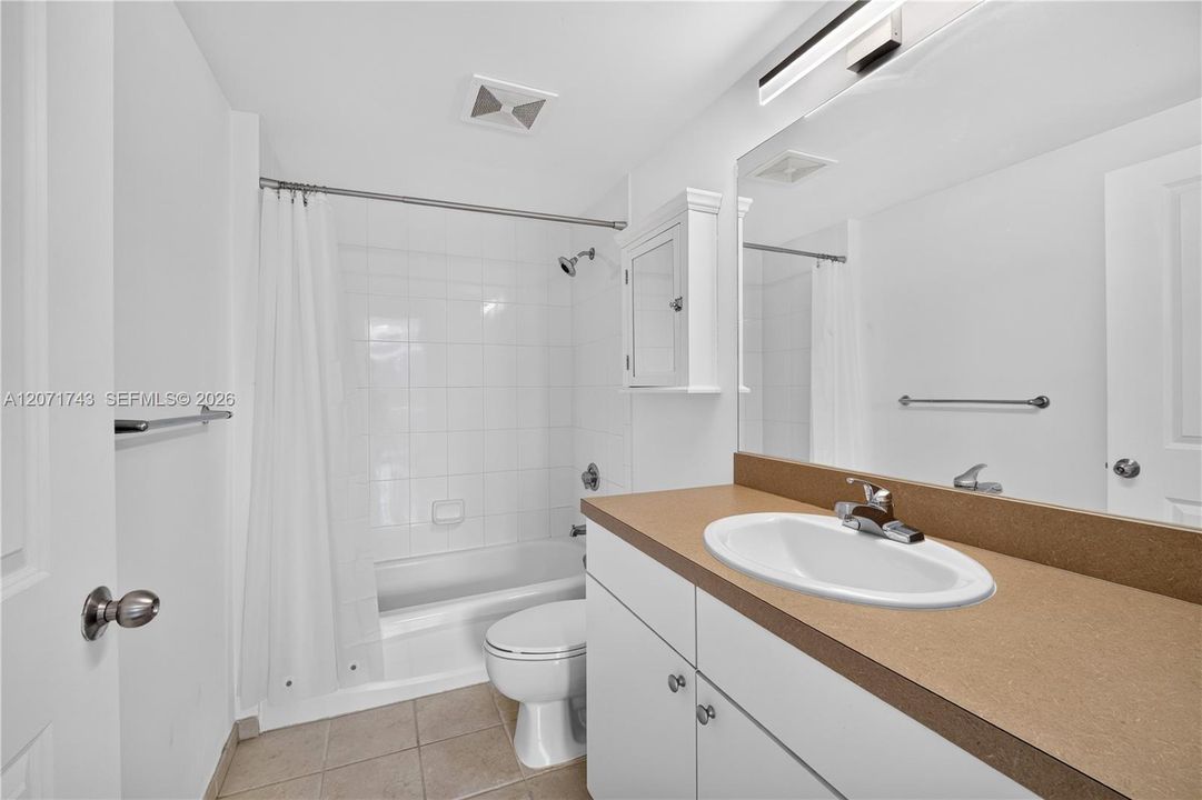 For Rent: $3,600 (2 beds, 2 baths, 1023 Square Feet)