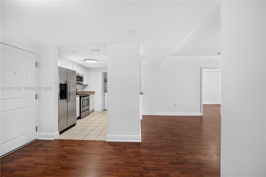 For Rent: $3,600 (2 beds, 2 baths, 1023 Square Feet)