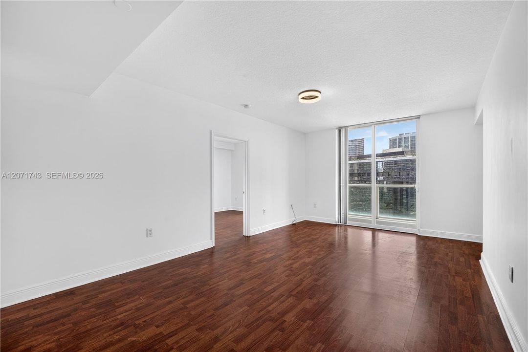 For Rent: $3,600 (2 beds, 2 baths, 1023 Square Feet)